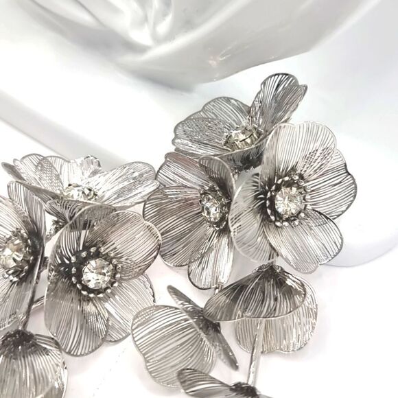 New ZARA cascading flowers silver earrings - Picture 3 of 13